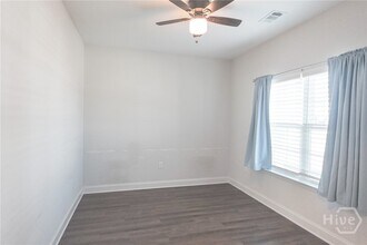 347 Coconut Dr in Bloomingdale, GA - Foto de edificio - Building Photo