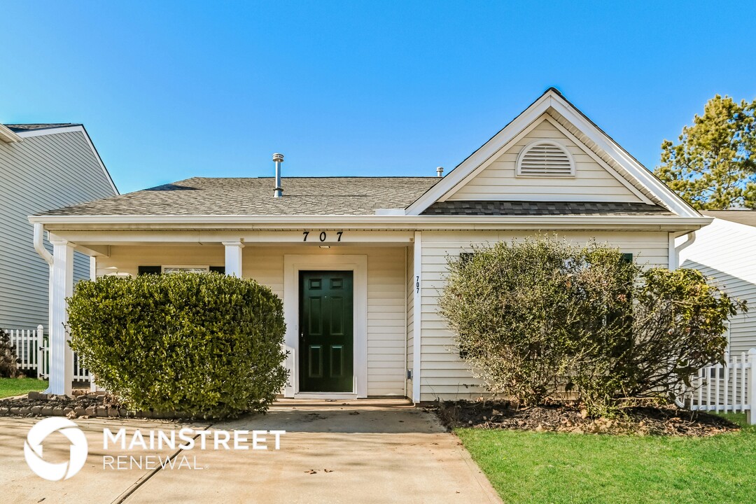 707 Belmeade Green Dr in Charlotte, NC - Building Photo