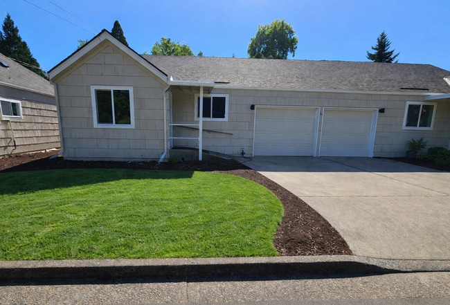 408-410 SW Elmwood Ave