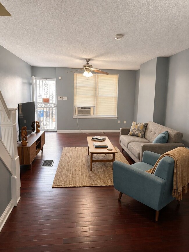 property at 2624 Gerritt St