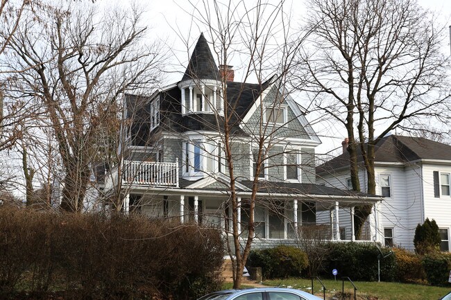5017 Roland Ave in Baltimore, MD - Building Photo - Building Photo