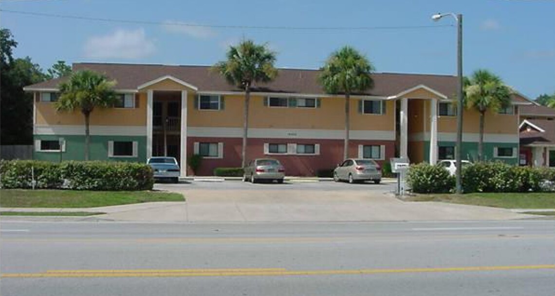 10454 Northcliffe Blvd in Spring Hill, FL - Foto de edificio