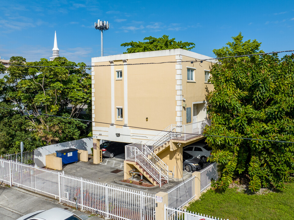 Castello I Condominiums in Miami, FL - Building Photo