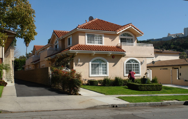 1232 Mariposa St in Glendale, CA - Foto de edificio - Building Photo