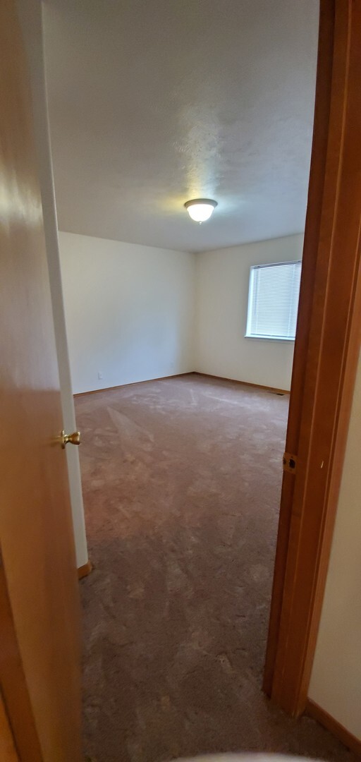 2572 W Pocono Ct in Coeur d'Alene, ID - Building Photo - Building Photo