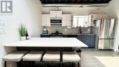 1233 Dundas St E in Toronto, ON - Building Photo - Building Photo