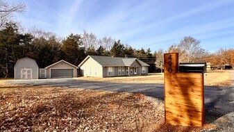 490 Scott Ln in Russellville, AR - Building Photo