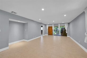 1501 NW 13th St in Boca Raton, FL - Building Photo - Building Photo