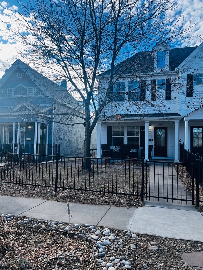 2077 S Grant St in Denver, CO - Foto de edificio - Building Photo