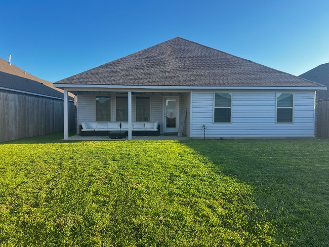 713 Correns Ln in Zachary, LA - Building Photo - Building Photo