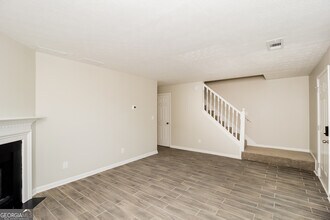 7985 E Field Dr in Douglasville, GA - Building Photo - Building Photo