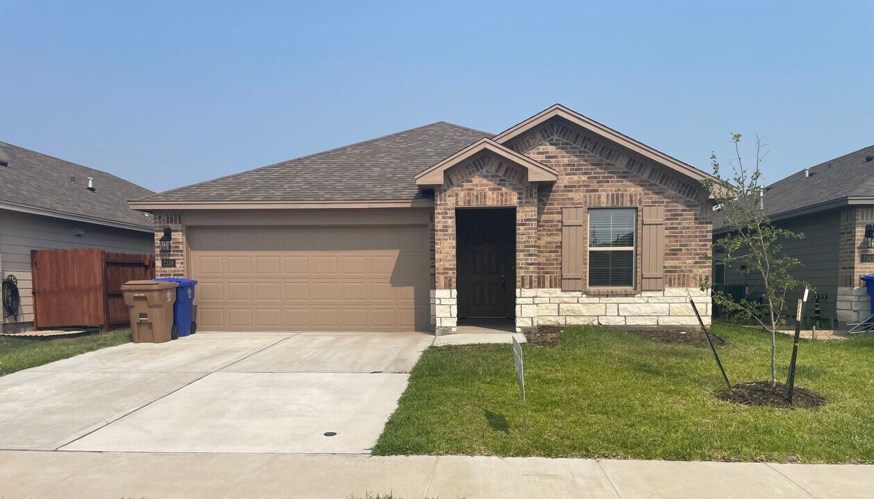 2338 Sky Crest Dr in Corpus Christi, TX - Building Photo