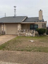 1304 Conway Dr in San Marcos, TX - Building Photo