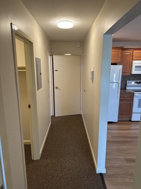 8 Chauncy St in Weymouth, MA - Building Photo