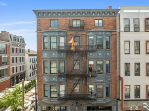 1501 Vine St, Unit 302 in Cincinnati, OH - Building Photo - Building Photo