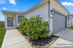 3833 Ivy Path in Saint Hedwig, TX - Building Photo - Building Photo