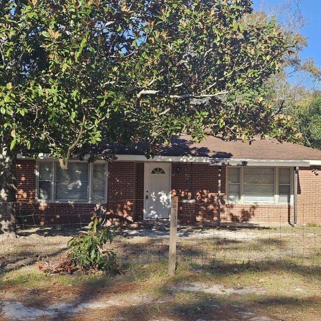 property at 287 Myrtle St