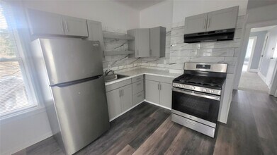 14 Thompson St-Unit -2 in Poughkeepsie, NY - Building Photo - Building Photo