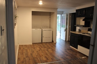 225 Bland St in Rocky Mount, VA - Foto de edificio - Building Photo