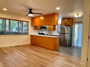 1180 Herbert Ave in South Lake Tahoe, CA - Building Photo - Building Photo