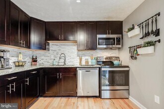 8280 Wold Den Ct in Springfield, VA - Building Photo - Building Photo