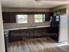 746 W Elm Rd in Radcliff, KY - Building Photo - Building Photo