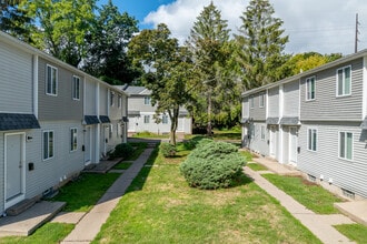 North Shore Townhomes in Rochester, NY - Foto de edificio - Building Photo
