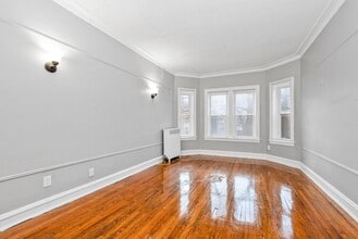 8139-8145 S Maryland Ave in Chicago, IL - Foto de edificio - Interior Photo