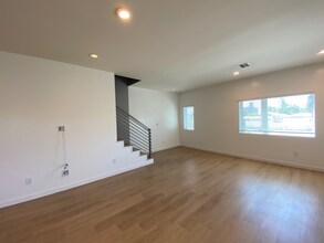 6411 Lexington Ave in Los Angeles, CA - Building Photo - Building Photo