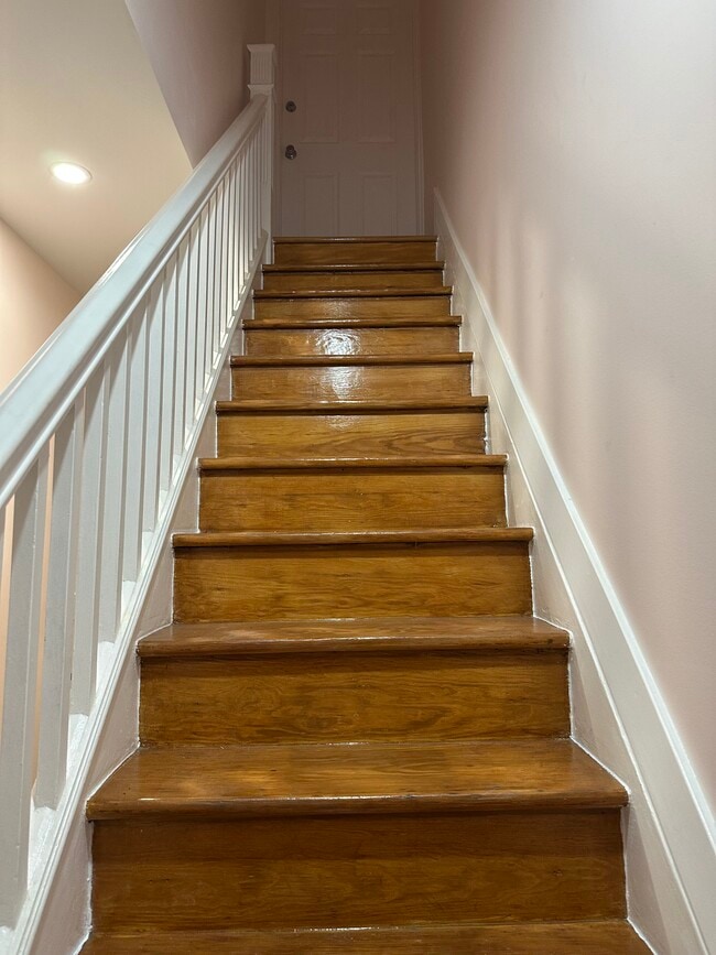 7114 68th Pl, Unit Upper in Ridgewood, NY - Foto de edificio - Building Photo