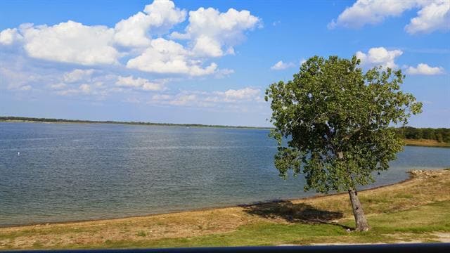 402 Oakbrook Dr in Lewisville, TX - Building Photo - Building Photo