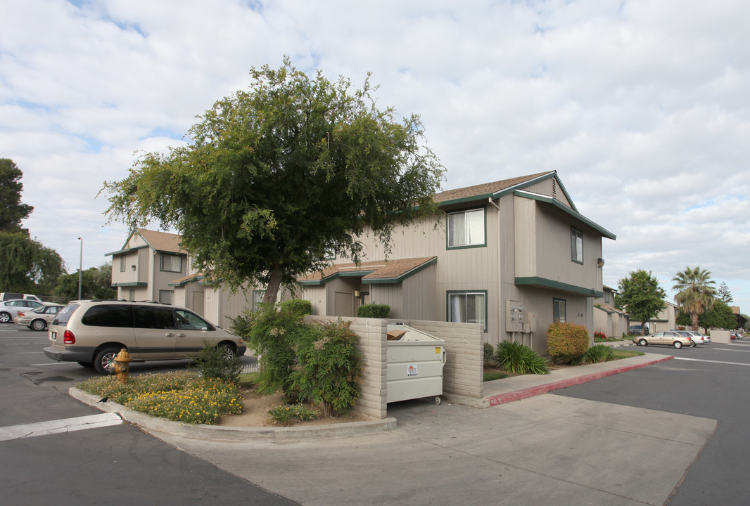 Exeter Apartments in Exeter, CA - Building Photo