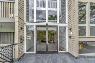49 Showers Dr in Mountain View, CA - Foto de edificio - Building Photo