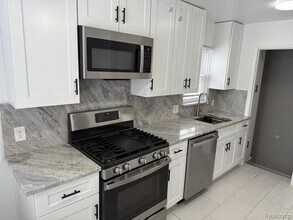 1465 E 14 Mile Rd in Birmingham, MI - Building Photo - Building Photo