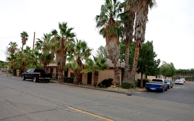 9470-9492 Ben Nevis Blvd in Jurupa Valley, CA - Foto de edificio - Building Photo