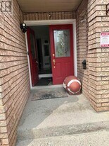 12 Caruso Dr in Brampton, ON - Building Photo