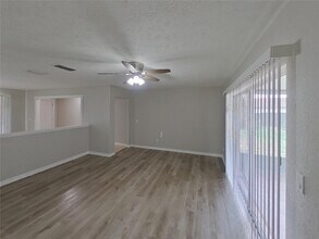 114 Jeffrey Dr in Brandon, FL - Foto de edificio - Building Photo
