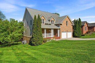 2009 Cascade Falls Ln in Knoxville, TN - Building Photo