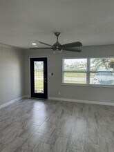 717 Sunset Cove in Madeira Beach, FL - Building Photo - Building Photo
