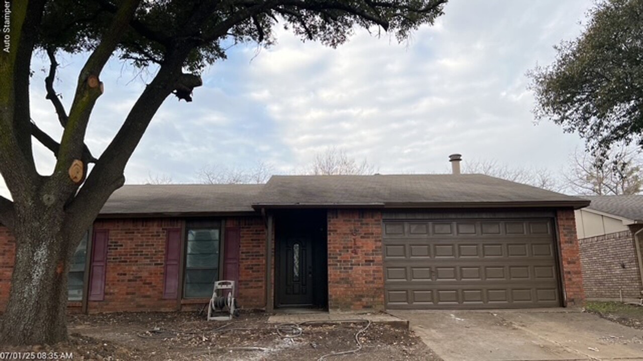 614 Live Oak Dr in Mansfield, TX - Building Photo