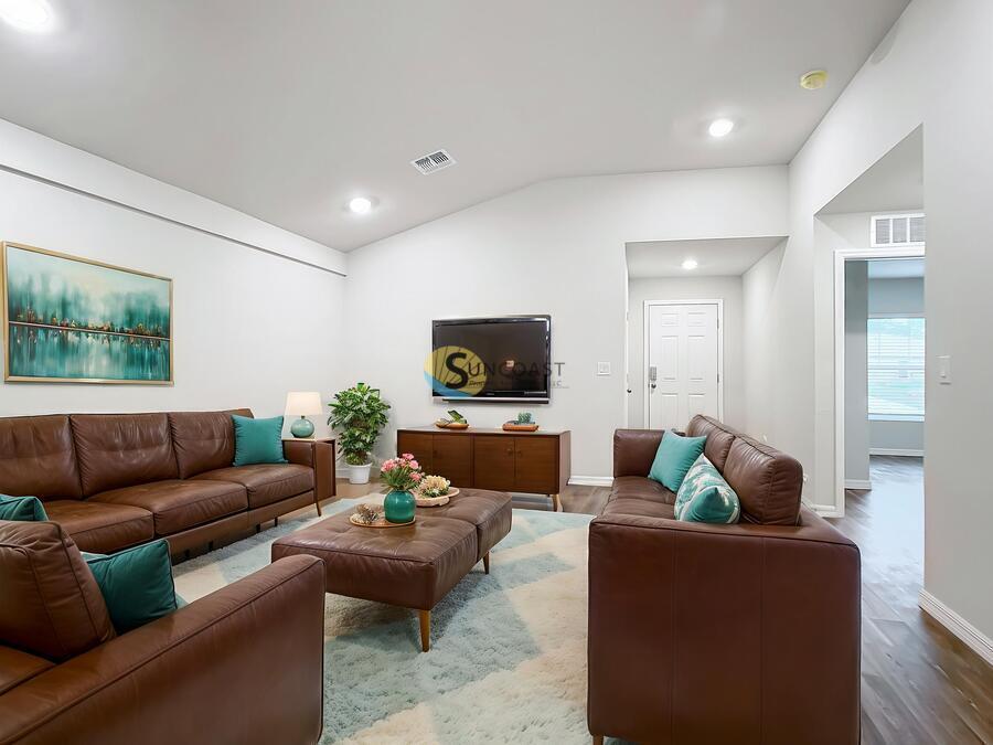 17166 Thompson Ave in Port Charlotte, FL - Building Photo