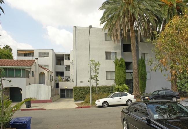 1221 N Spaulding Ave in West Hollywood, CA - Building Photo - Building Photo