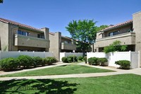 La Quinta Apartments in Palmdale, CA - Foto de edificio - Building Photo