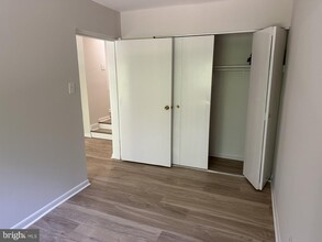 11240 Chestnut Grove Square in Reston, VA - Building Photo - Building Photo