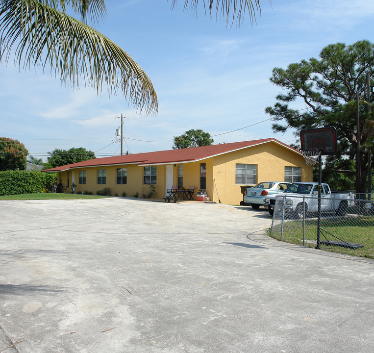 4073-4089 SW 52nd St in Fort Lauderdale, FL - Building Photo