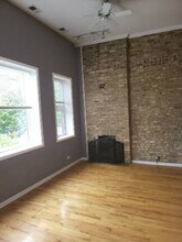 529 N Ashland Ave, Unit 2 in Chicago, IL - Building Photo - Building Photo