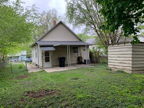 1315 1/2 Ewing St in Bloomington, IL - Foto de edificio - Building Photo