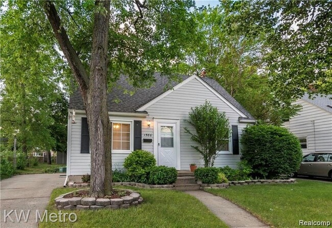 property at 1586 W Saratoga St