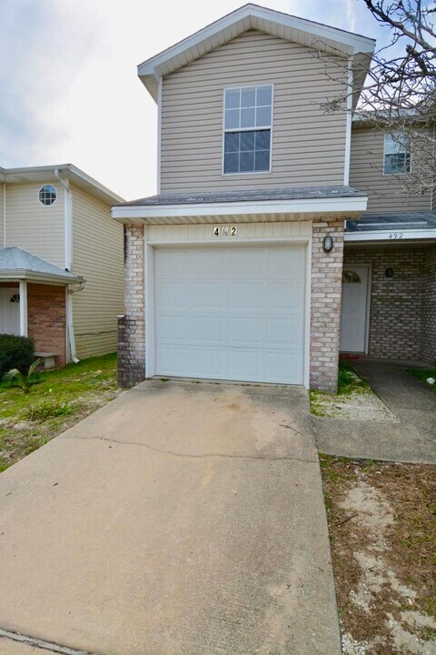 492 Keystone Rd in Mary Esther, FL - Building Photo
