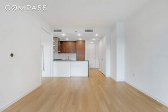 133 W 22nd St in New York, NY - Building Photo - Building Photo